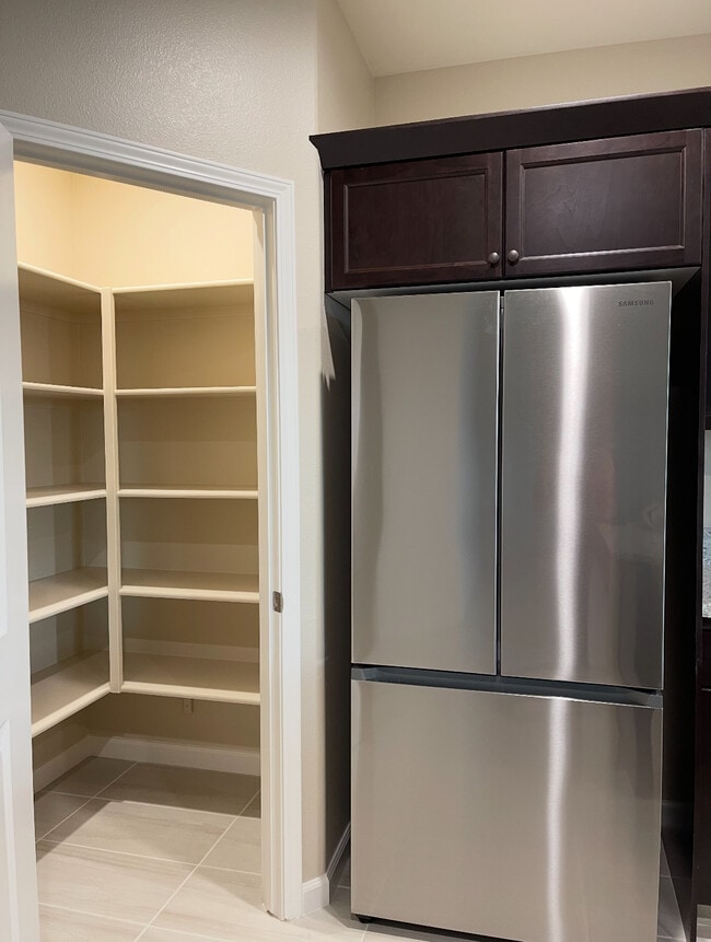 Building Photo - 634 Wood Crest Ave