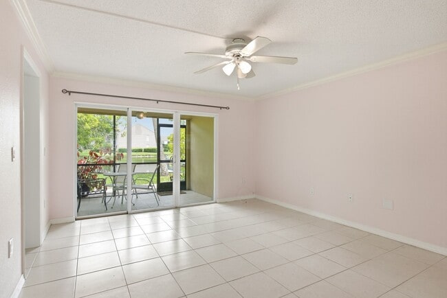 Building Photo - 2453 Egret Blvd