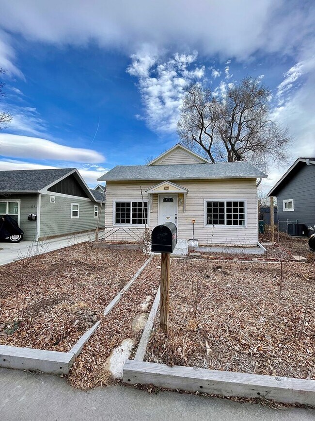 Building Photo - Adorable 2 bed 1 bath home in the heart of Fort Collins