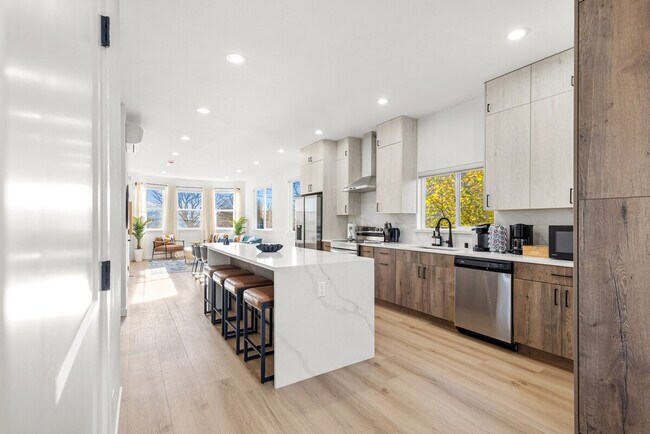 Building Photo - 1400 Martin Luther King Jr Way S