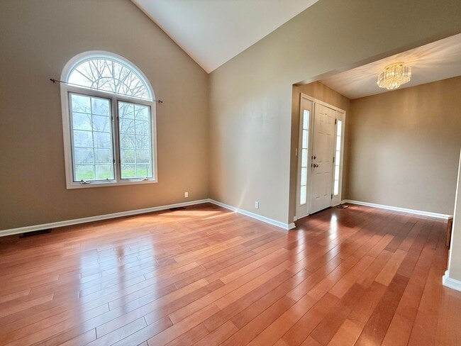 Building Photo - 2636 Shefman Terrace