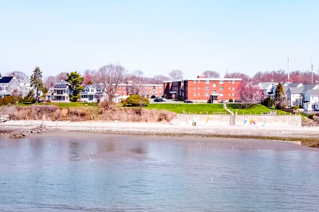 Building Photo - 185 Melba St