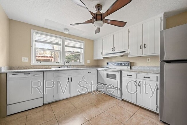 Building Photo - 1009 Constitution Rd