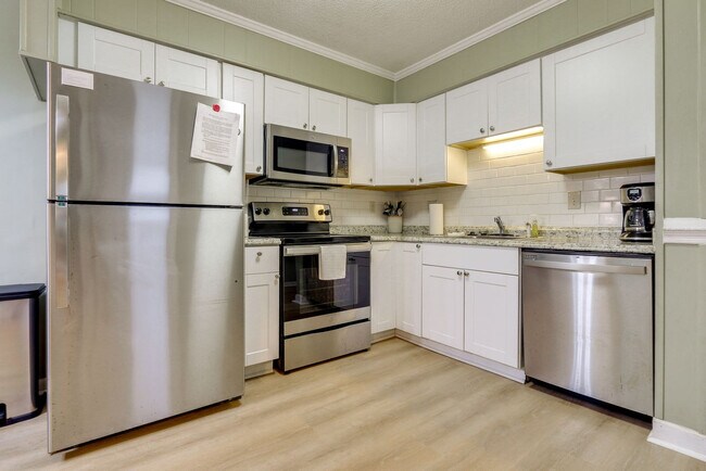 Building Photo - 104 Cordillo Pkwy