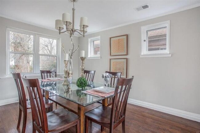Building Photo - Fantastic 3bd/2ba home! Coming soon!