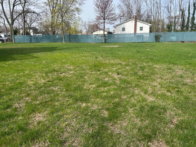 Building Photo - 1 Woodmere Pl