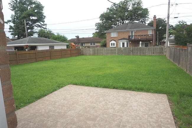 Building Photo - 416 N Redfield Ct