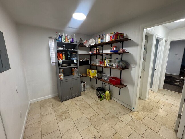 Building Photo - Charming Brick Ranch in the Heart of Churchland