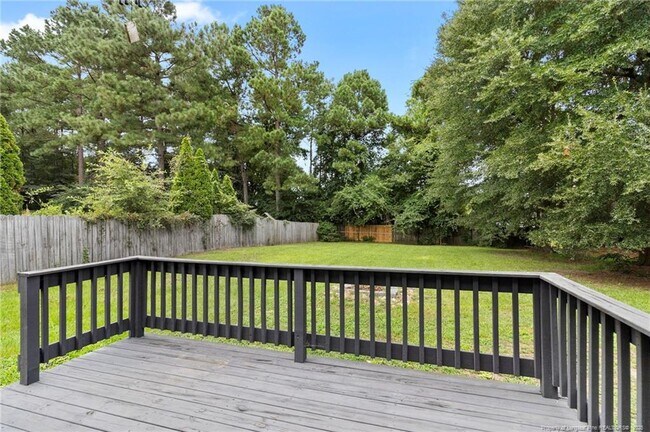 Building Photo - 111 Silverberry Ct