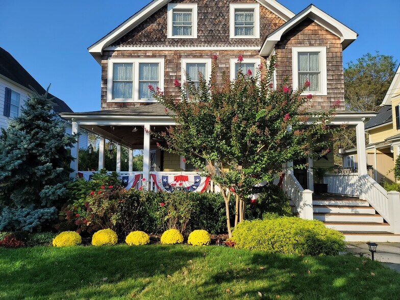 Primary Photo - 78 S Carll Ave