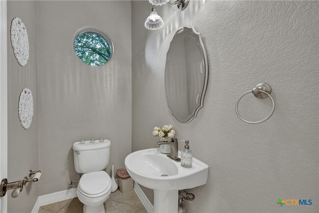 Building Photo - 9752 Trophy Oaks Dr