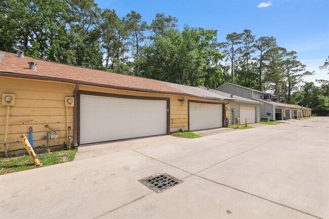Building Photo - 12322 Wild Pine Dr