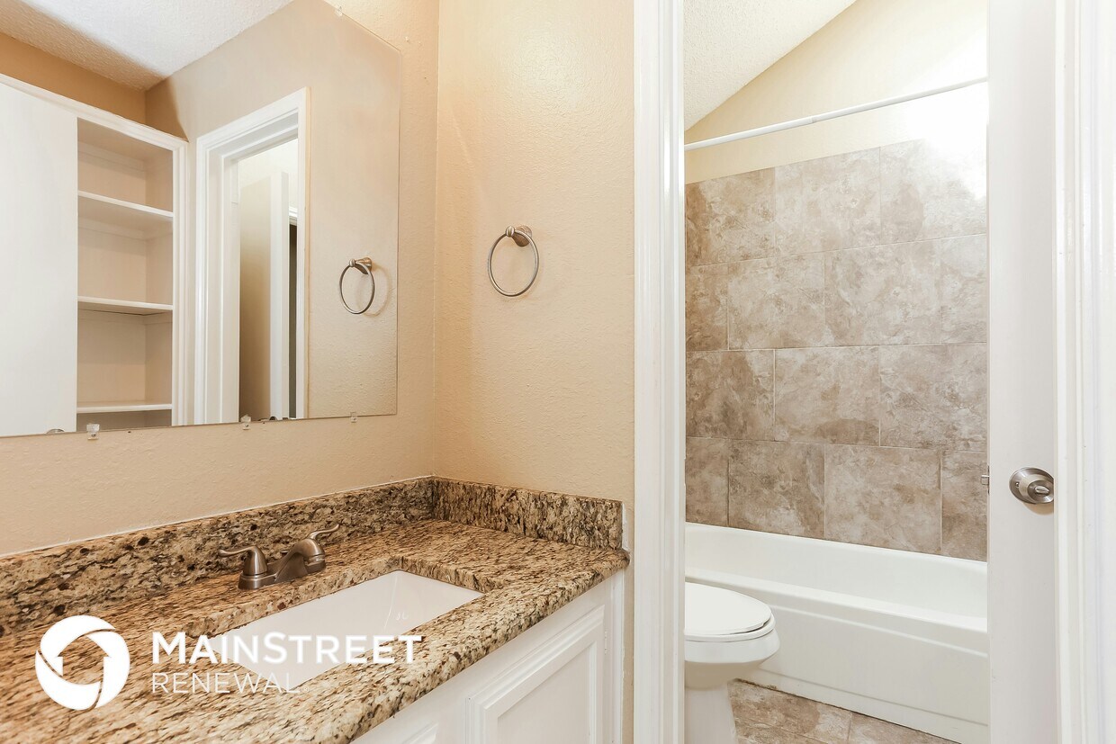Building Photo - 945 Thorton Dr