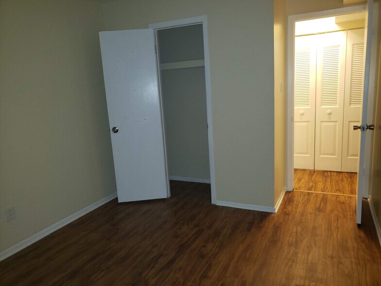 Bedroom 2 - 1115 Thomas Rd
