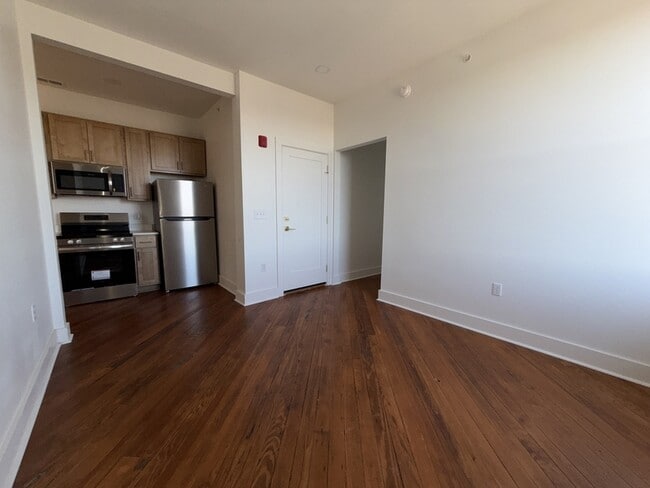 Building Photo - 901 Fifth Street - 301