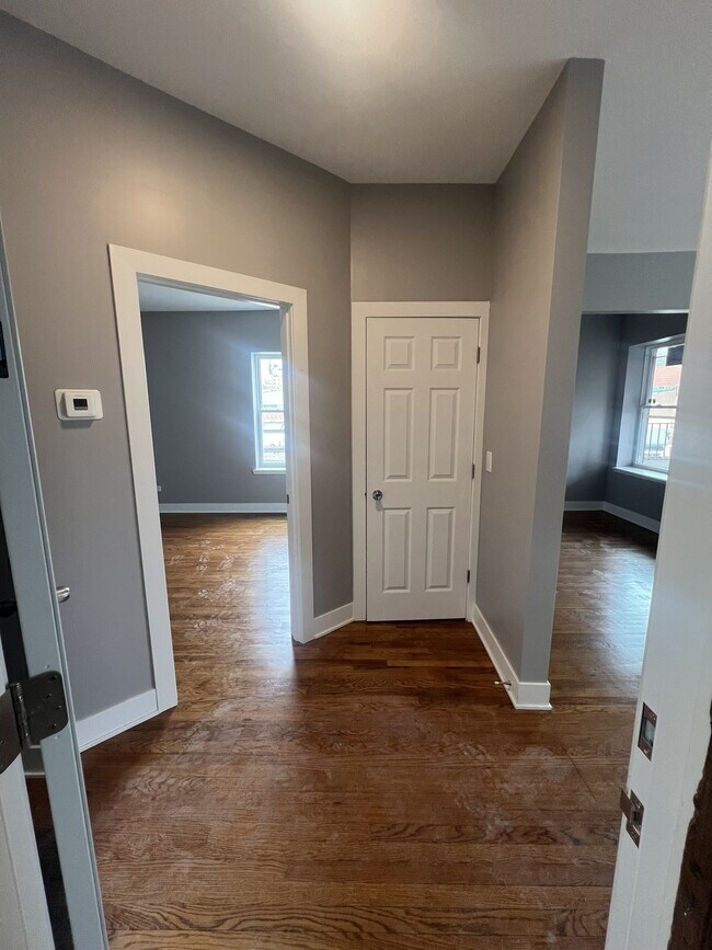 Entryway - 5310-5312 S Harper Ave