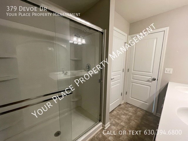 Building Photo - 379 Devoe Dr