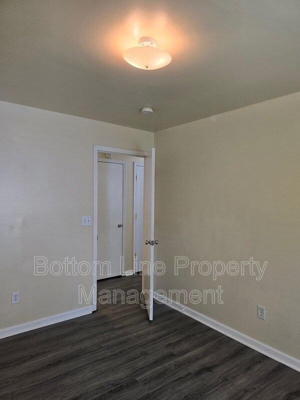 Building Photo - 5326 Eaton Cir