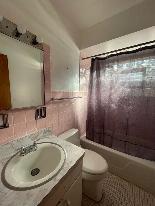 Building Photo - 5230 N Delphia Ave