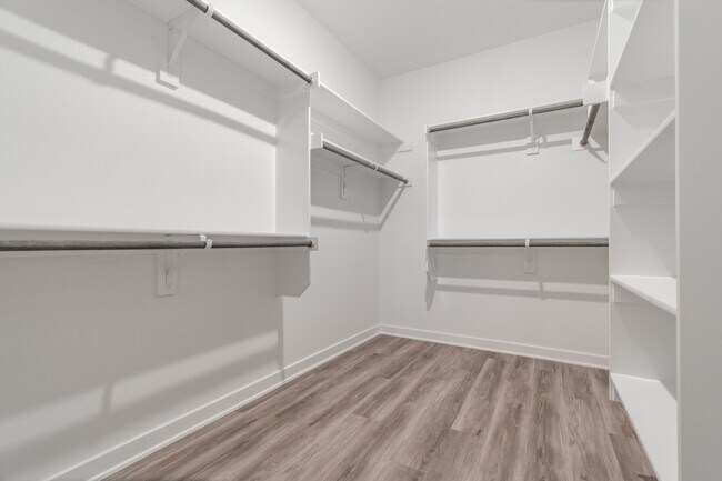 Building Photo - 569 W Gosling Isle