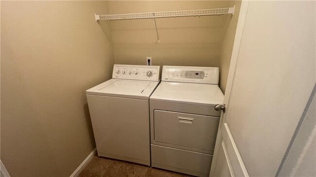 Building Photo - 2066 Peach Shoals Cir