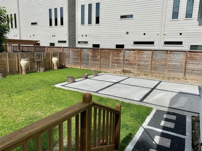 Building Photo - 1406 Edwards St