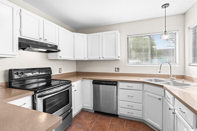 Building Photo - 6517 Valene Ct