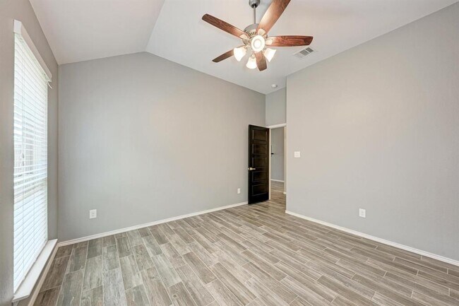Building Photo - 12120 Mossygate Trl