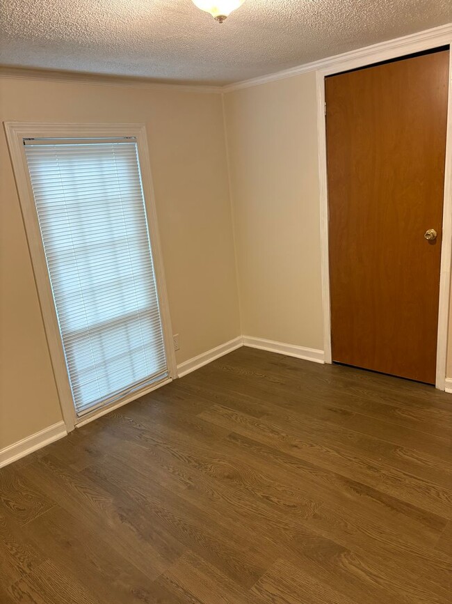 Building Photo - Secluded Open Floor Plan Mobile Home