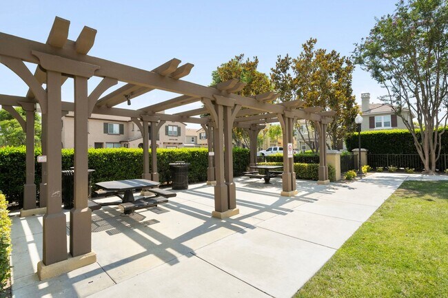 Building Photo - 13190 Murano Ave