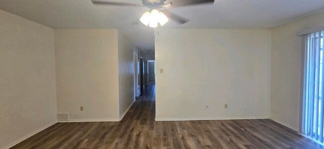 Building Photo - Coming Soon-Cozy 3 Bedroom Unit! Tour Today!