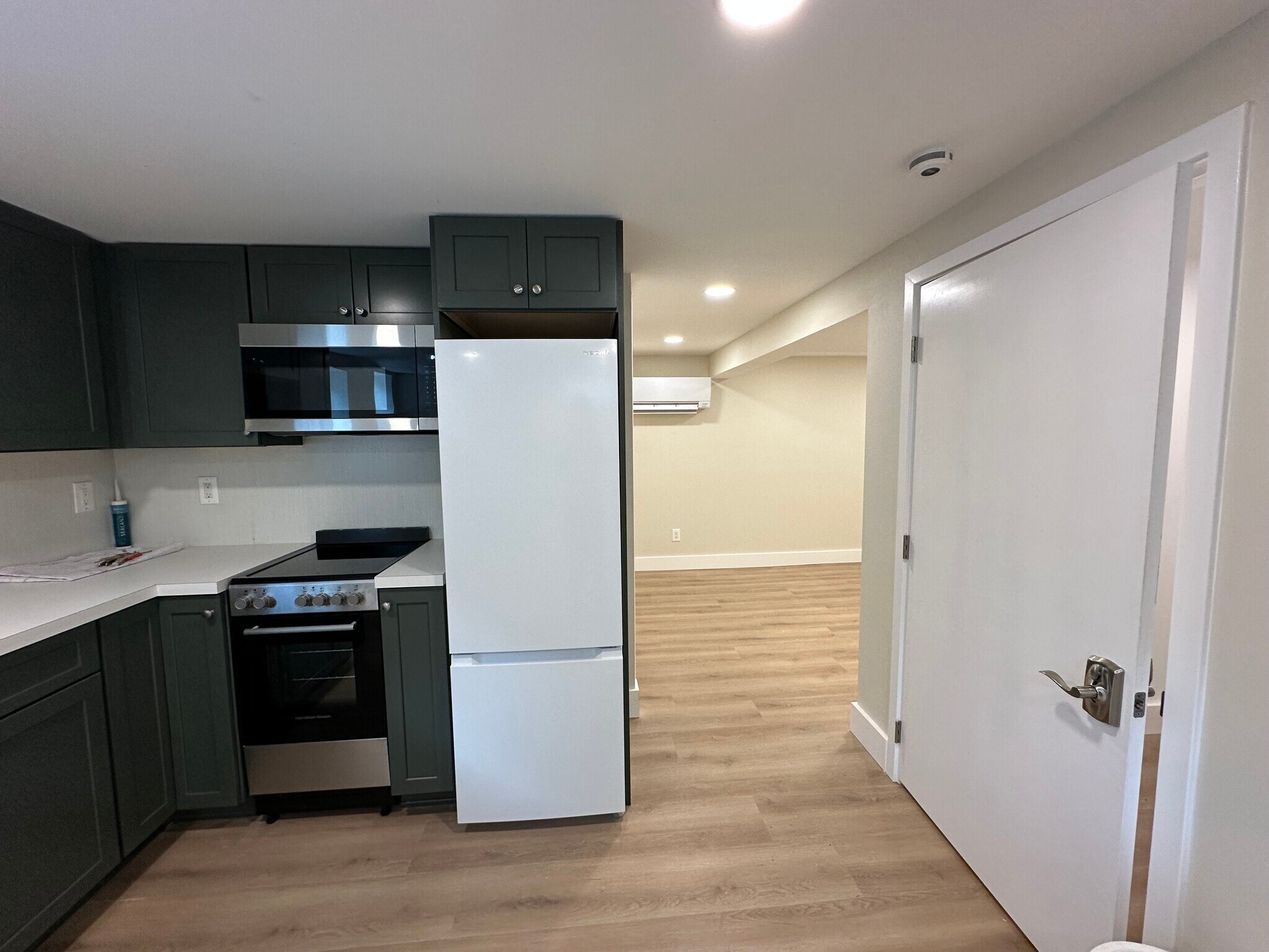 Building Photo - 2412 Columbia St SW