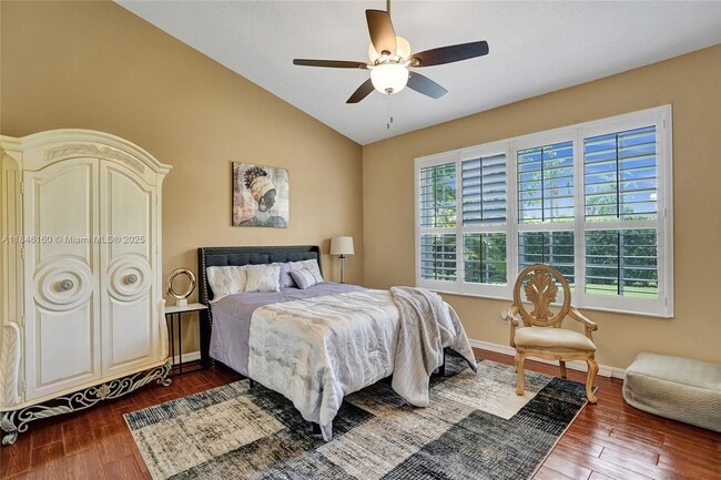 Building Photo - 1632 SW Harbour Isles Cir
