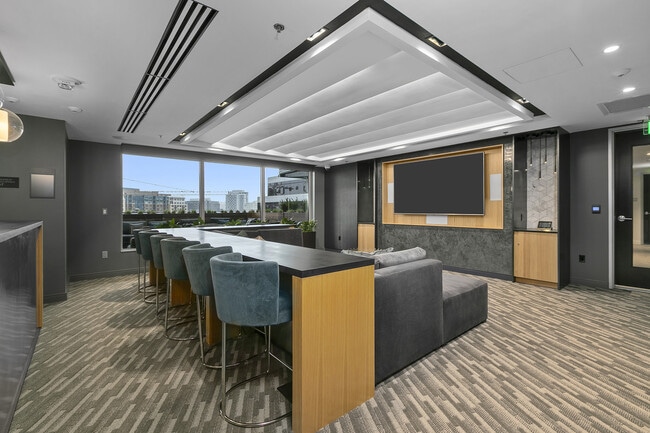 Building Photo - Nexus Condominium - 1 bedroom + den