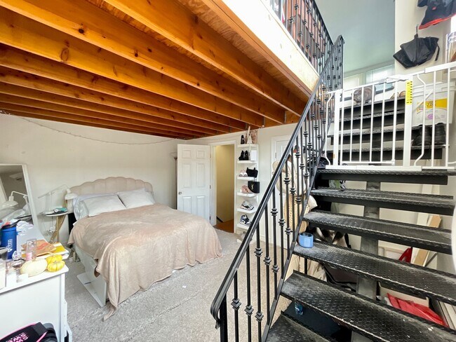 Building Photo - 416 N 31st St