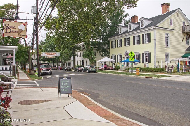 Building Photo - 8 Gordon St