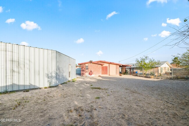 Building Photo - 13475 Sunset Hills Dr