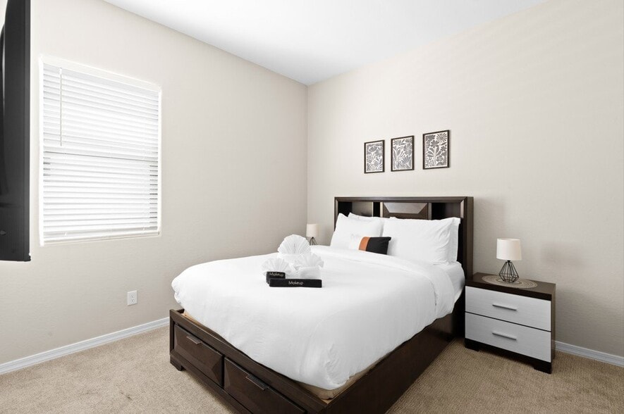Building Photo - 8511 W Palo Verde Dr