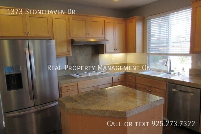 Building Photo - 1373 Stonehaven Dr
