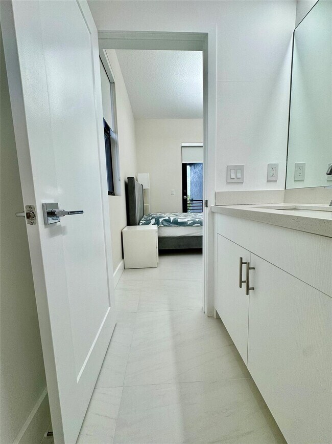 Building Photo - 4915 Whispering Way