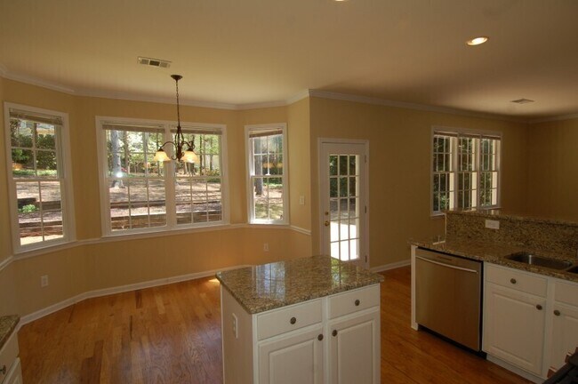 Building Photo - 340 Tall Timbers Dr