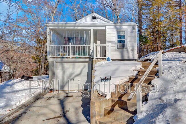 Building Photo - 117 Upton Dr