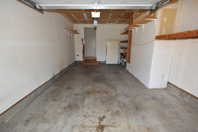 Building Photo - 2 bed 2 bath Hayden rancher duplex