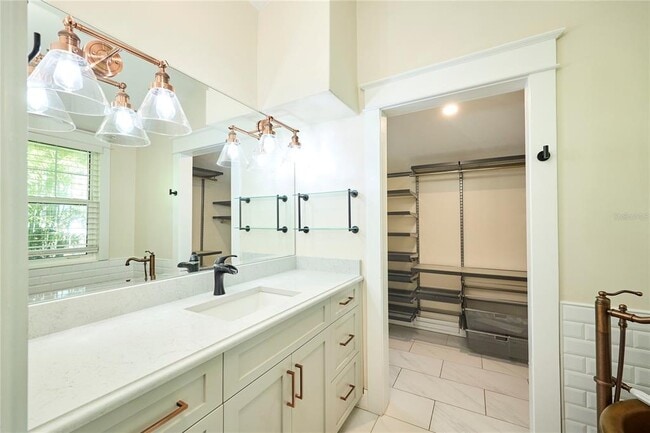 Building Photo - 6008 N Highland Ave