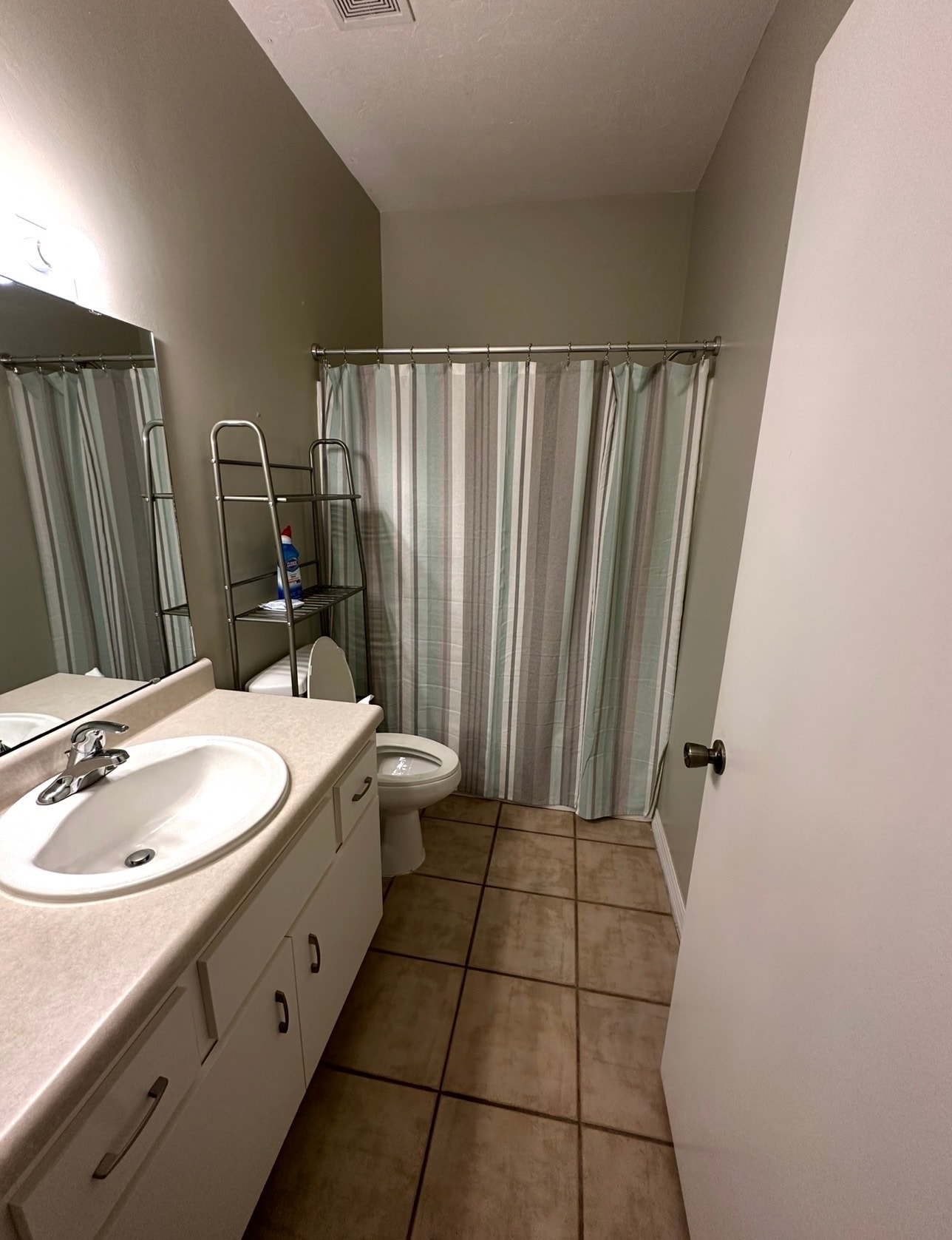 Building Photo - 4700 SW Archer Rd