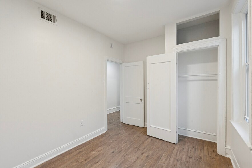 Building Photo - 6020 Catharine St