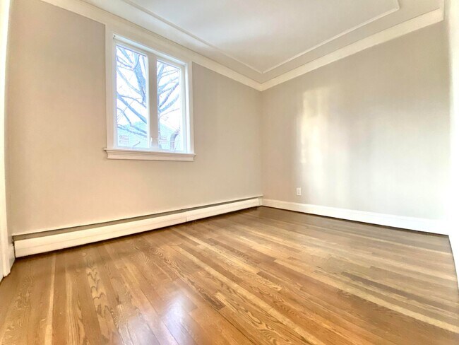 Building Photo - 2bed unit in Watertown is available in9/1