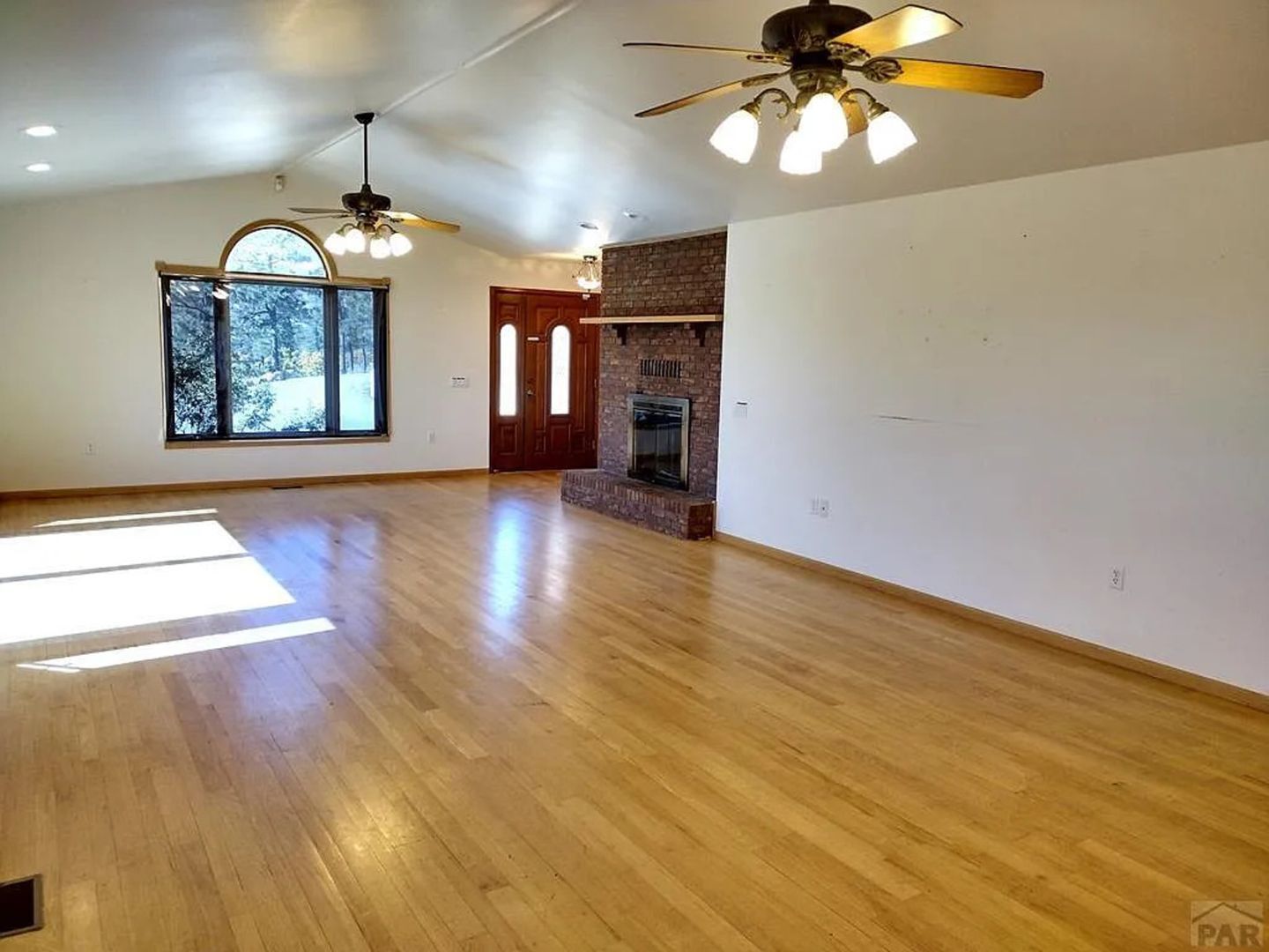 Building Photo - 8120 Table Mountain Rd
