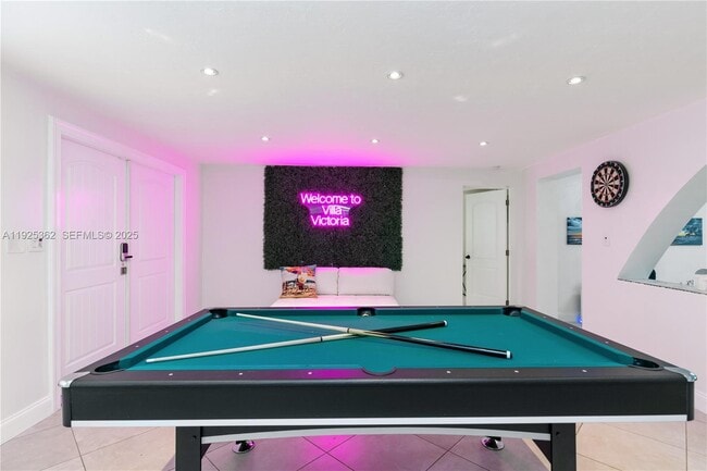 Building Photo - 1900 N Victoria Park Rd