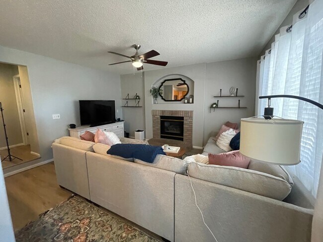 Building Photo - $0 DEPOSIT OPTION. 4 BEDROOM 3 BATHROOM HIGHLANDS RANCH HOUSE NEAR CHATFIELD STATE PARK